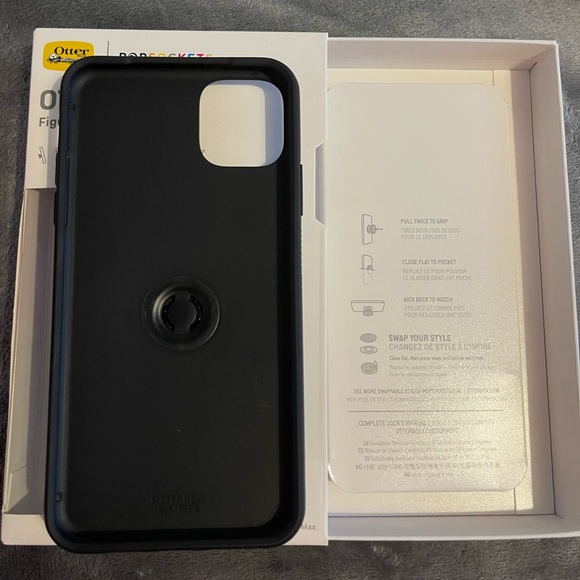 Black iPhone 11 Pro Max Otterbox + Popsocket - Picture 3 of 3